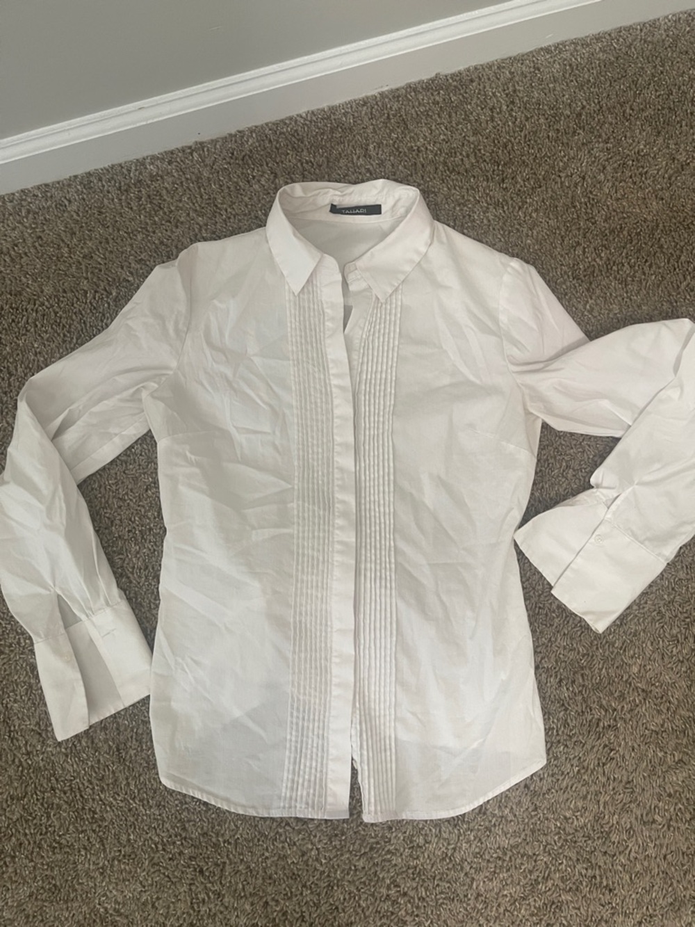 Woman’s Tahari White Blouse - Picture 9 of 13